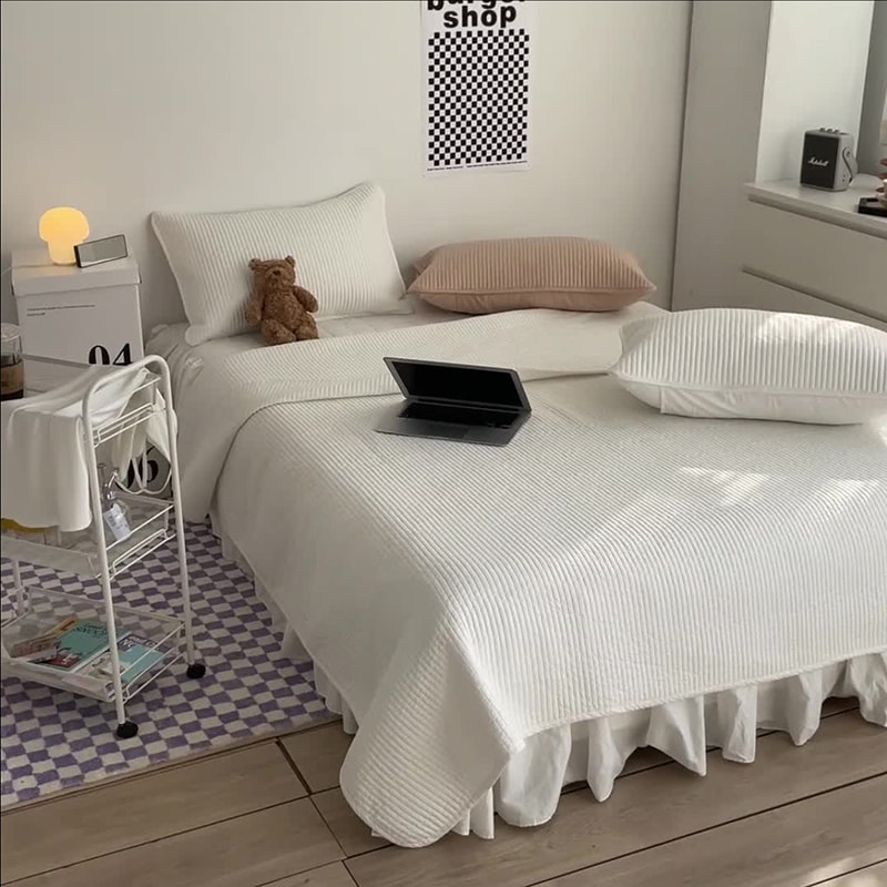 Juego de cubierta de cama sólida de encaje acolchado