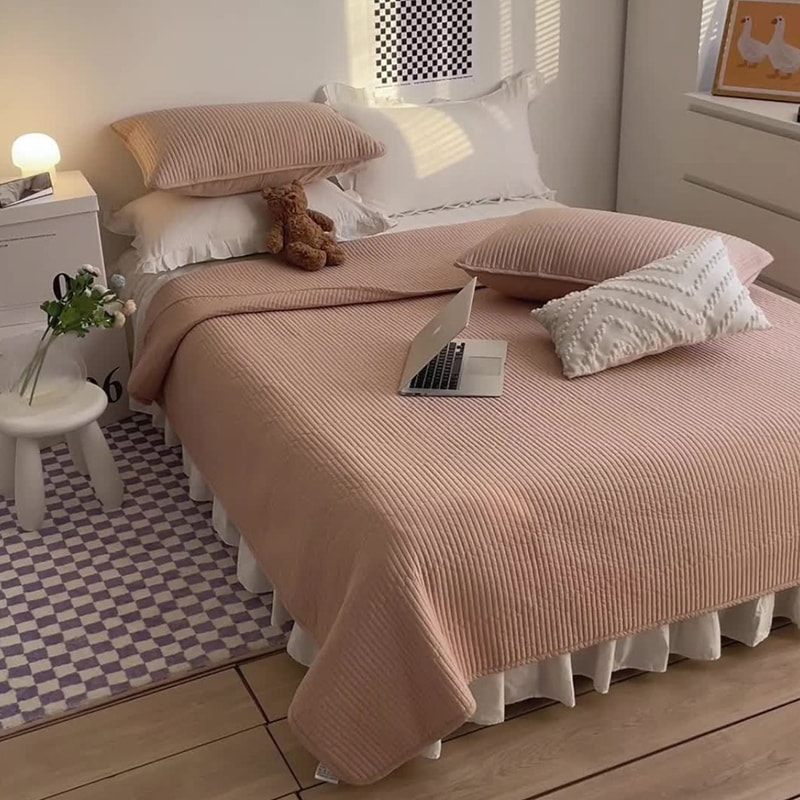 Juego de cubierta de cama sólida de encaje acolchado