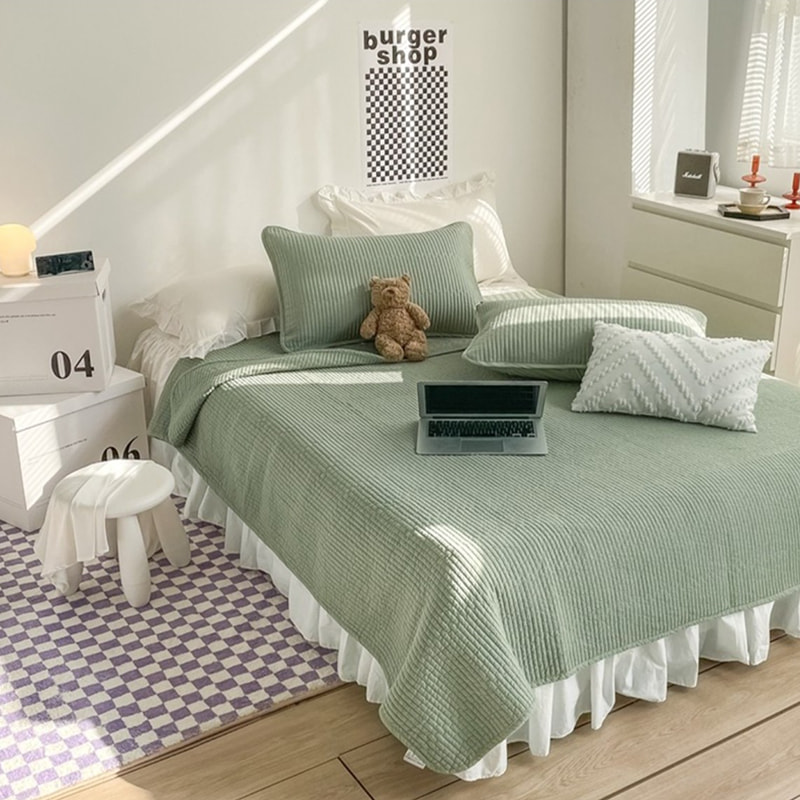 Juego de cubierta de cama sólida de encaje acolchado