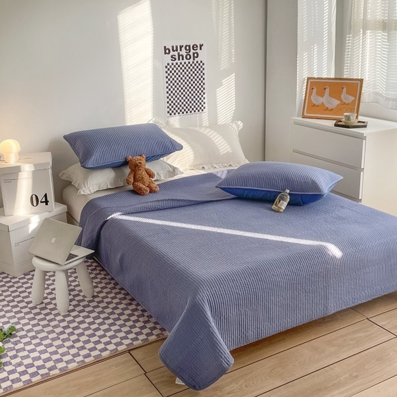 Juego de cubierta de cama sólida de encaje acolchado