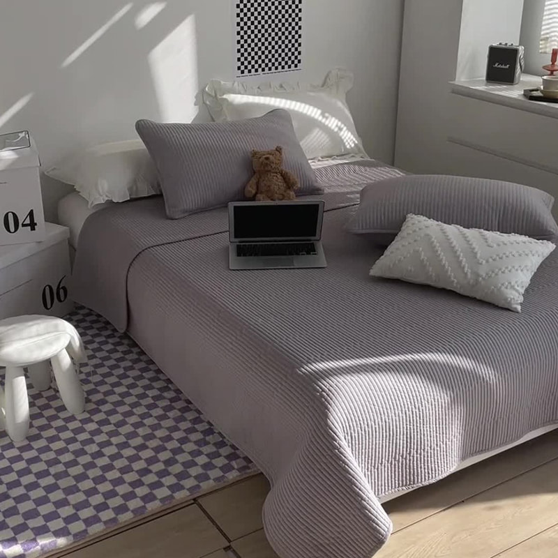 Juego de cubierta de cama sólida de encaje acolchado